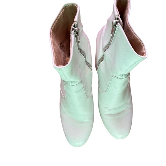 Steve Madden Gazer White Leather Zippered Booties Size 8 - Picture 7 of 9